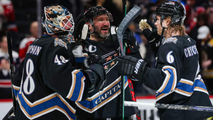 他借助于一 他借助于一